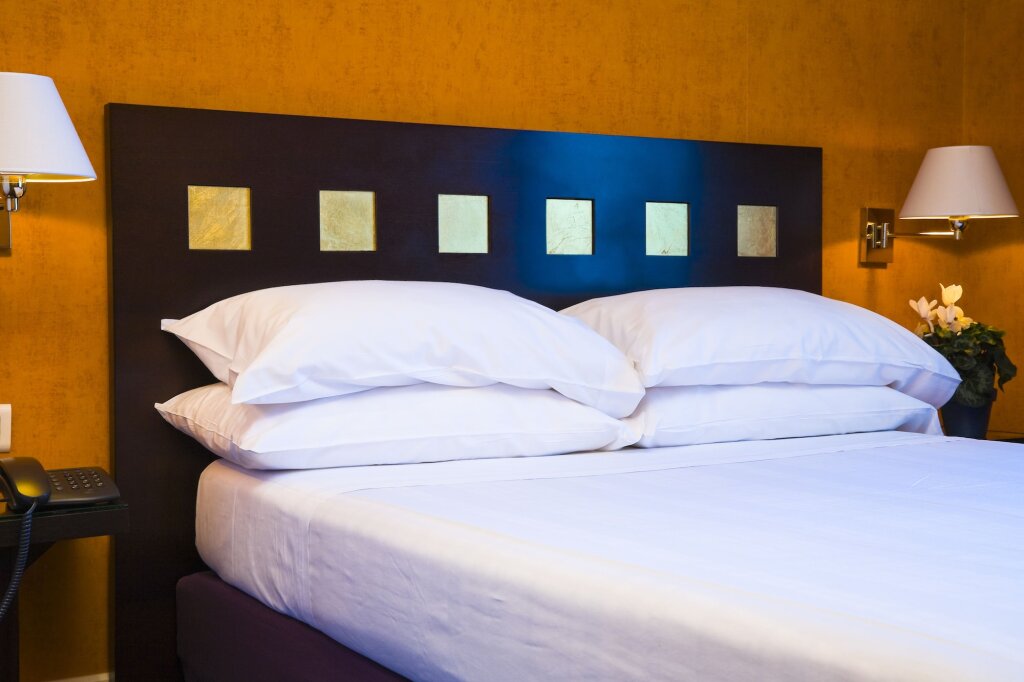 Hotel De La Jatte 17