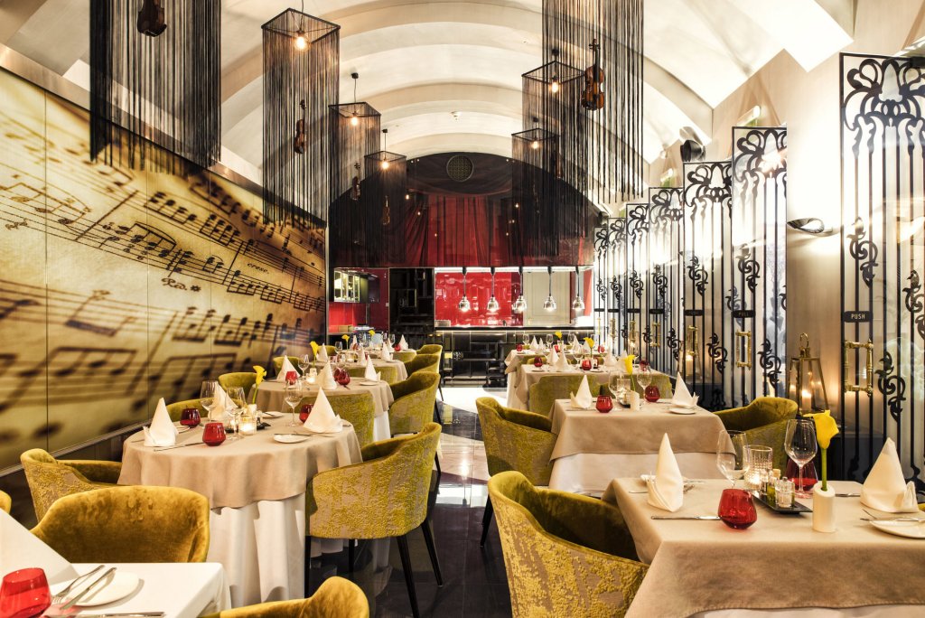Aria Hotel Budapest by Library Hotel Collection 12