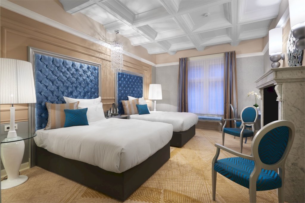 Aria Hotel Budapest by Library Hotel Collection 6