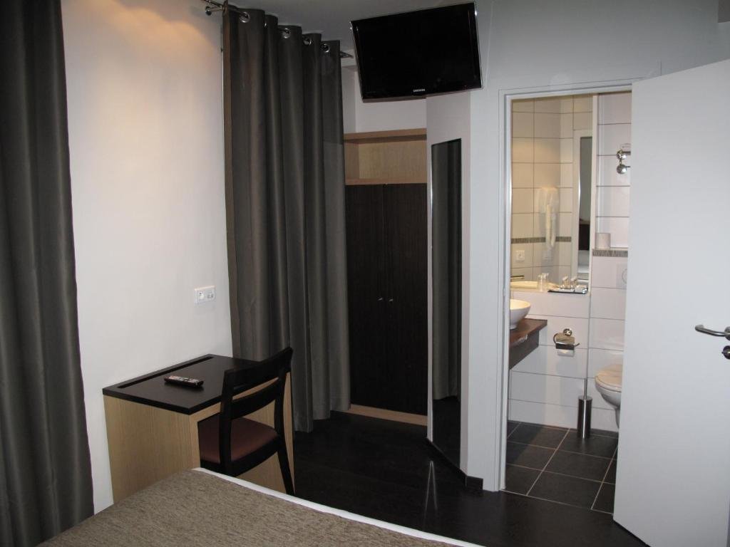 Source Hotel 10