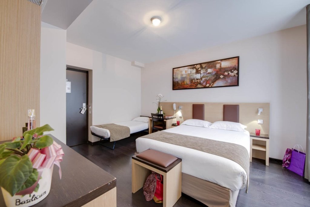 Source Hotel 20
