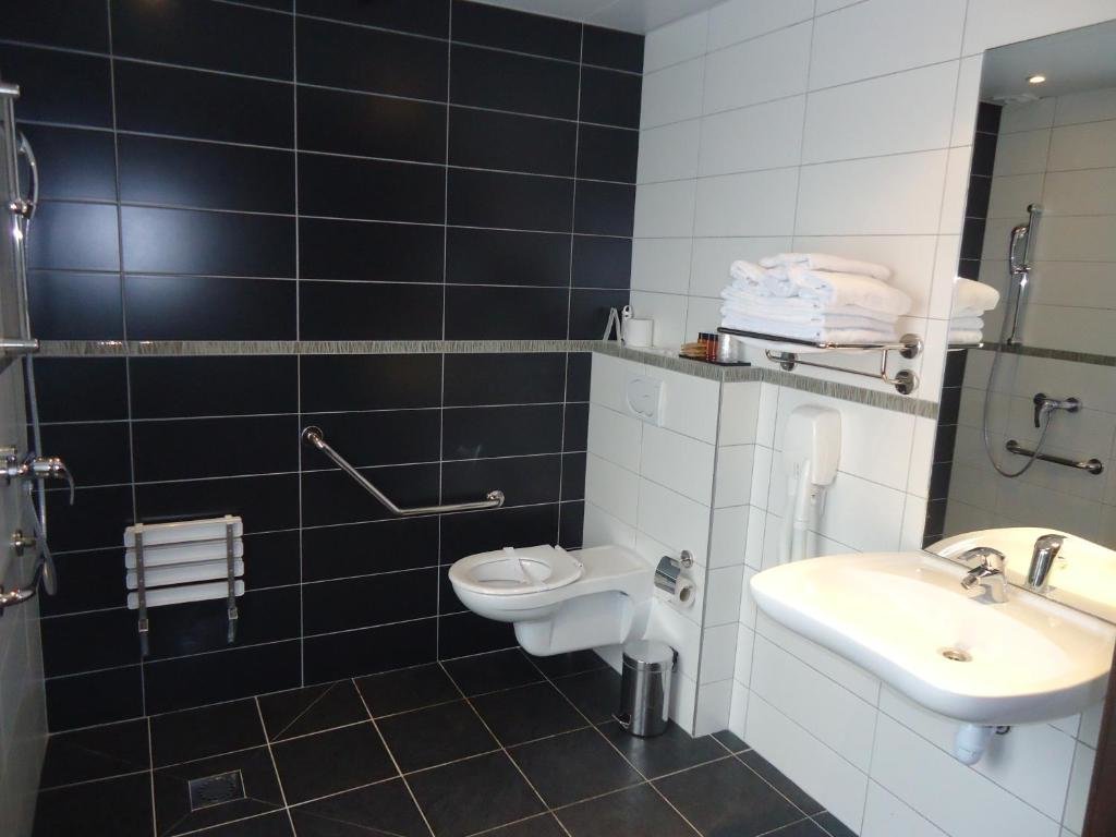 Source Hotel 9