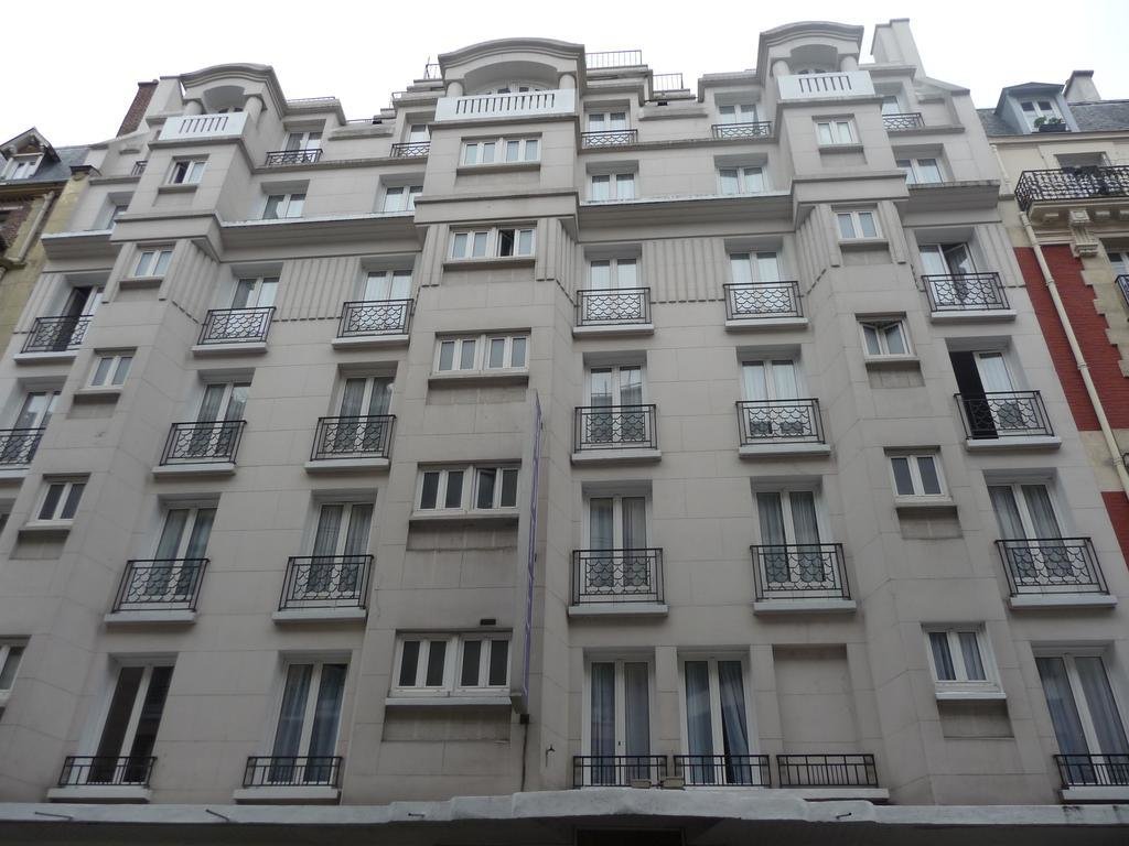 Hôtel Ambassadeur 20