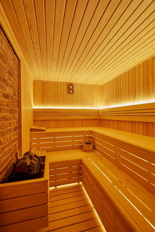 The Hubi Hotel 12