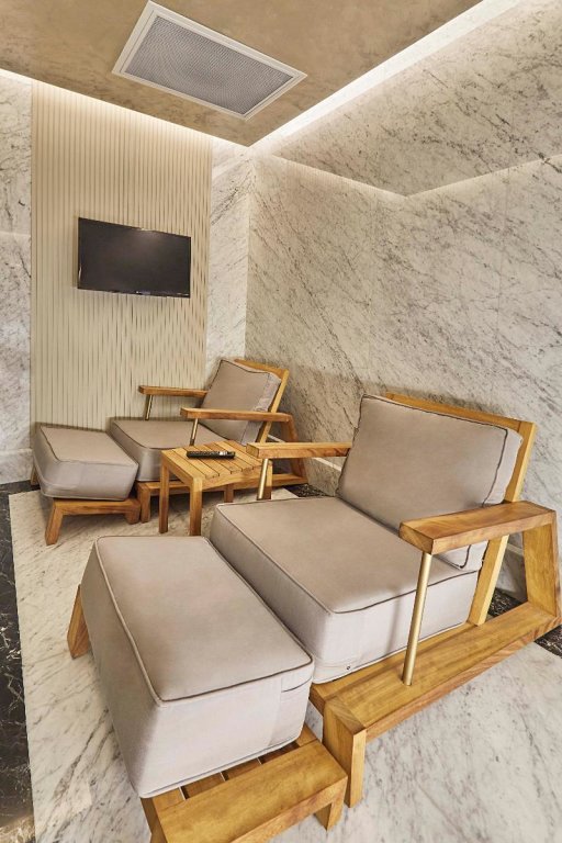 The Hubi Hotel 5