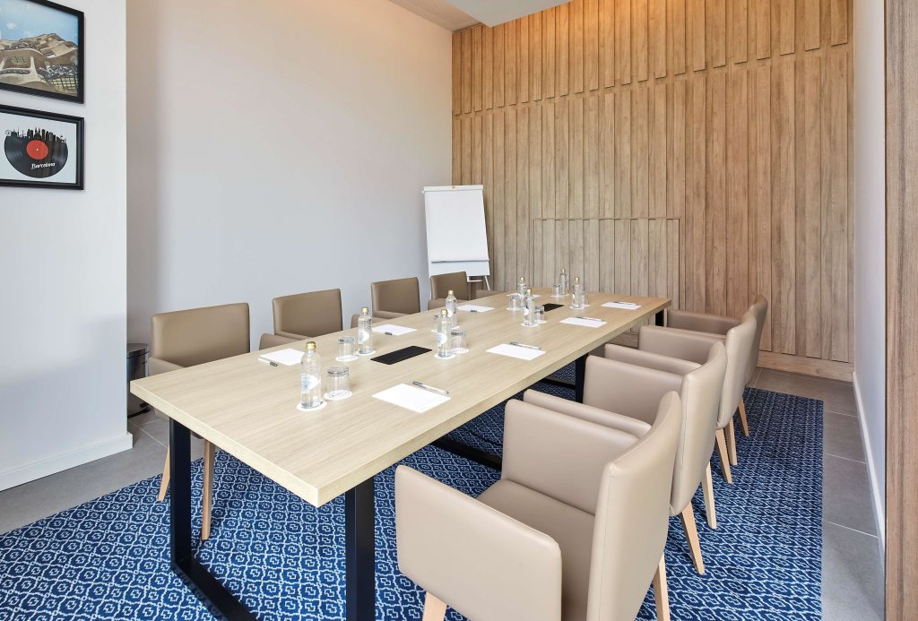 Hampton by Hilton Barcelona Fira Gran Via 13