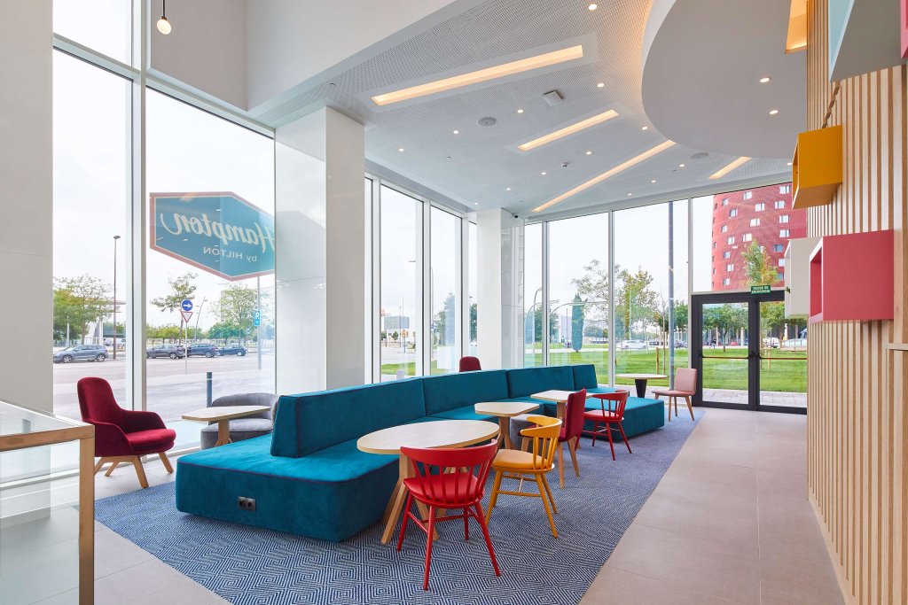Hampton by Hilton Barcelona Fira Gran Via 21