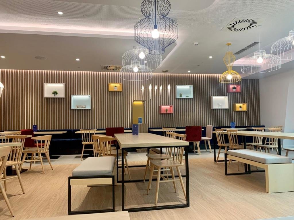 Hampton by Hilton Barcelona Fira Gran Via 3