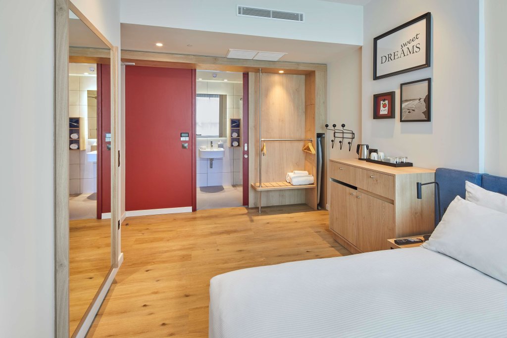 Hampton by Hilton Barcelona Fira Gran Via 7