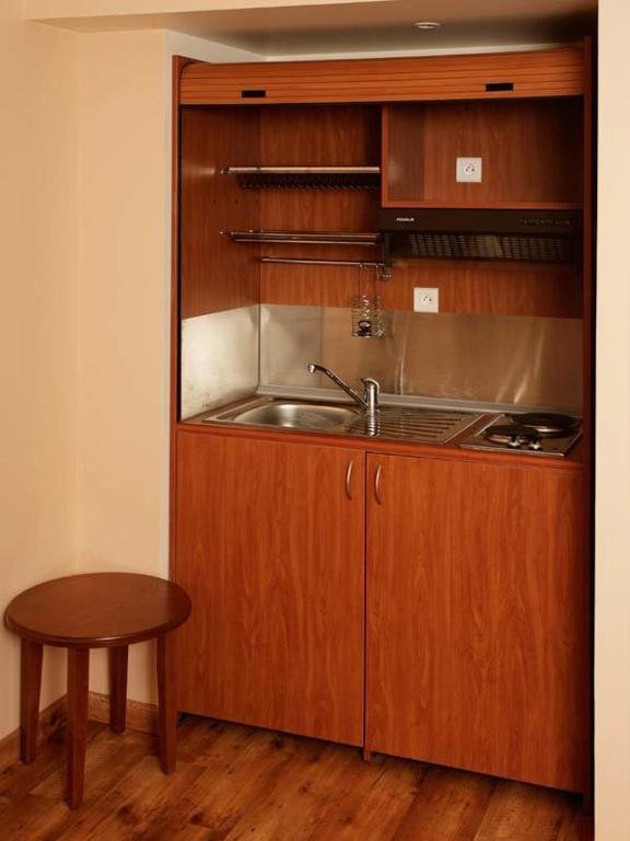 121 Paris Hotel 8
