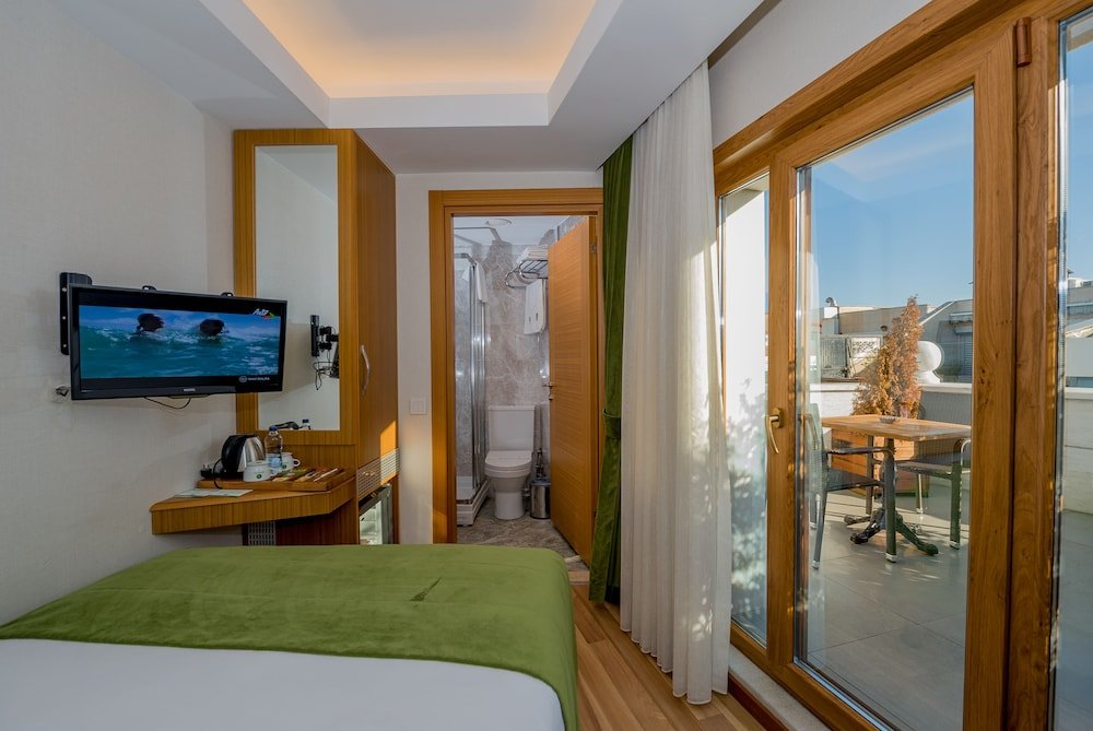Bizim Otel 10