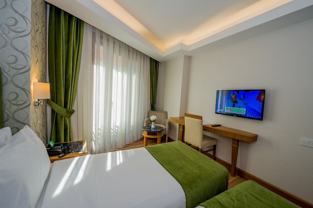 Bizim Otel 15