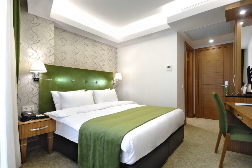 Bizim Otel 4