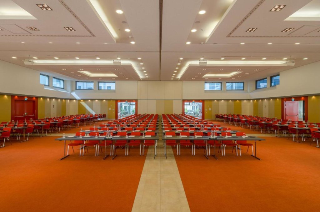 Holiday Inn Berlin Airport - Conference Centre, an IHG Hotel 11