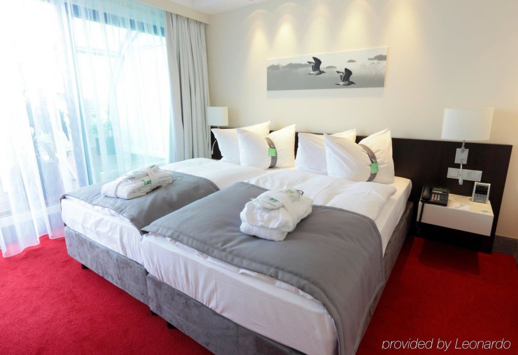Holiday Inn Berlin Airport - Conference Centre, an IHG Hotel 2