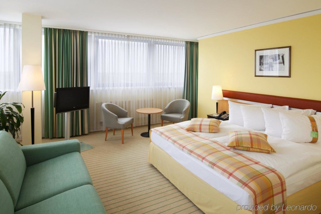 Holiday Inn Berlin Airport - Conference Centre, an IHG Hotel 3