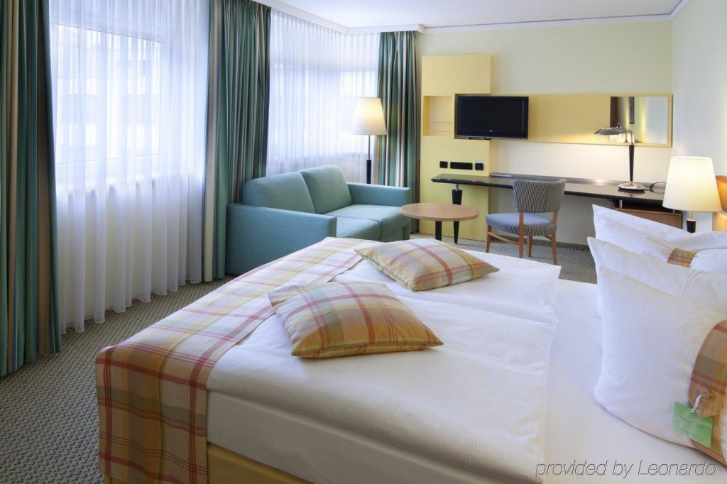 Holiday Inn Berlin Airport - Conference Centre, an IHG Hotel 6