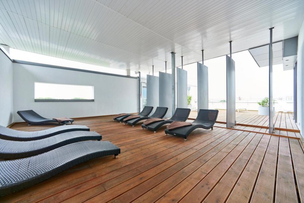 Holiday Inn Berlin Airport - Conference Centre, an IHG Hotel 8