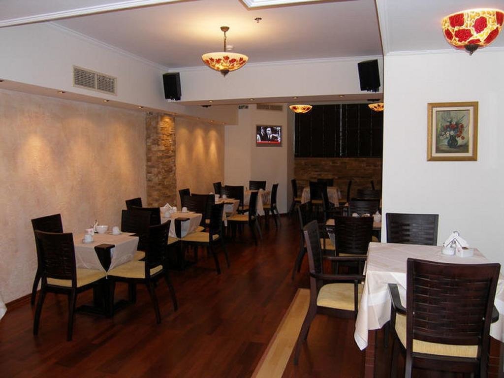 Nicola Hotel 21
