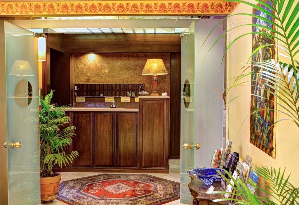 Nicola Hotel 23
