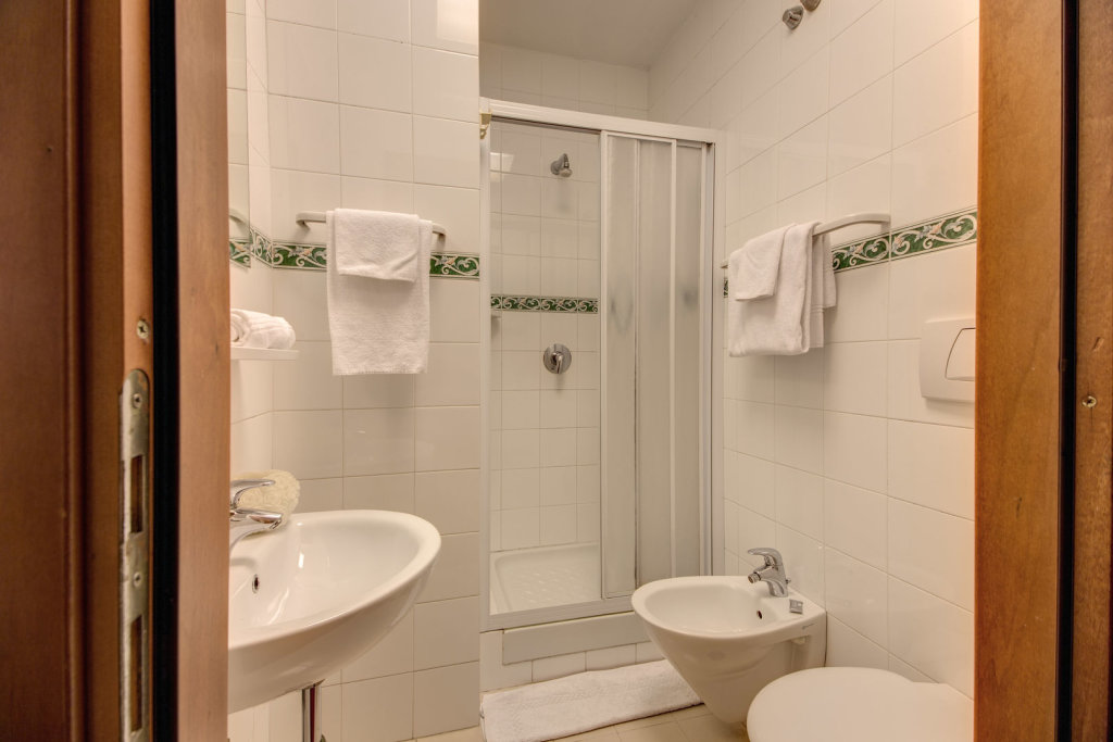 Hotel Corona 3