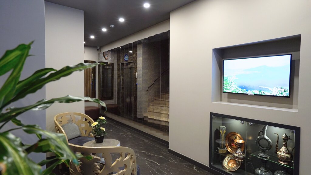 Homey Airport Hotel 1
