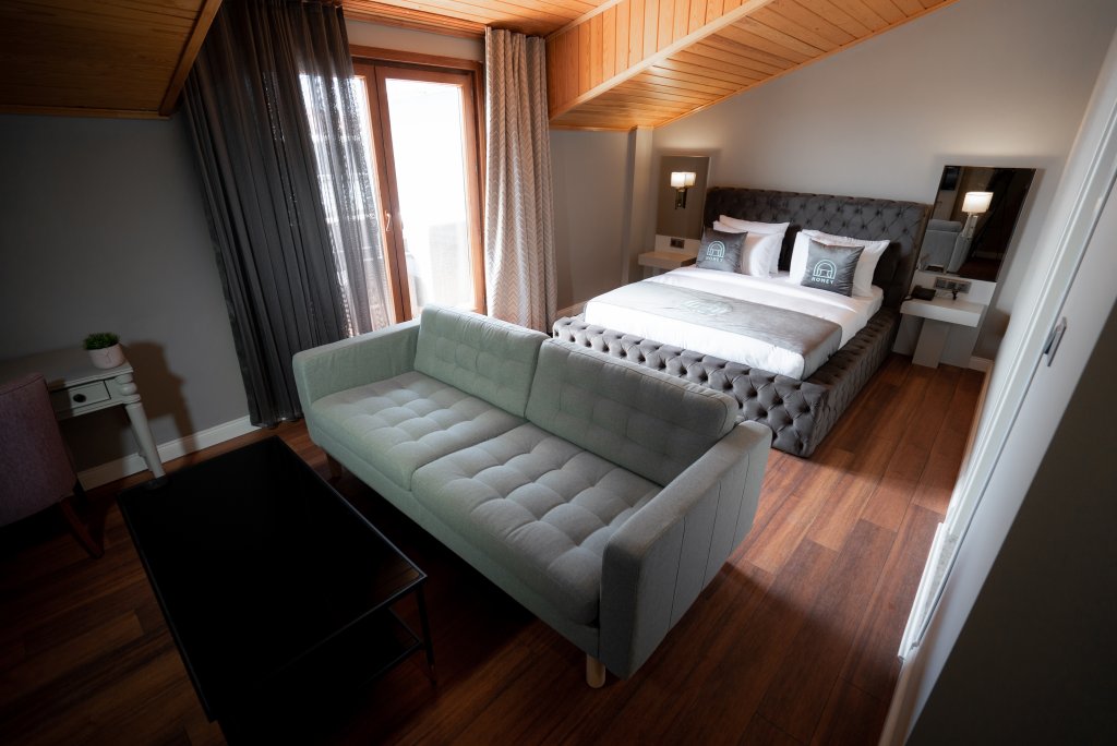 Homey Airport Hotel 13
