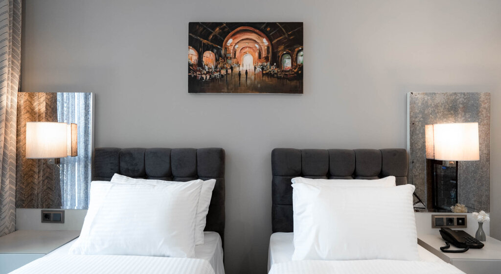 Homey Airport Hotel 14
