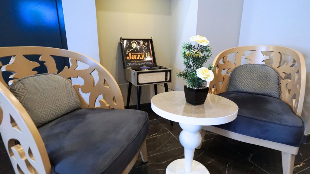 Homey Airport Hotel 9