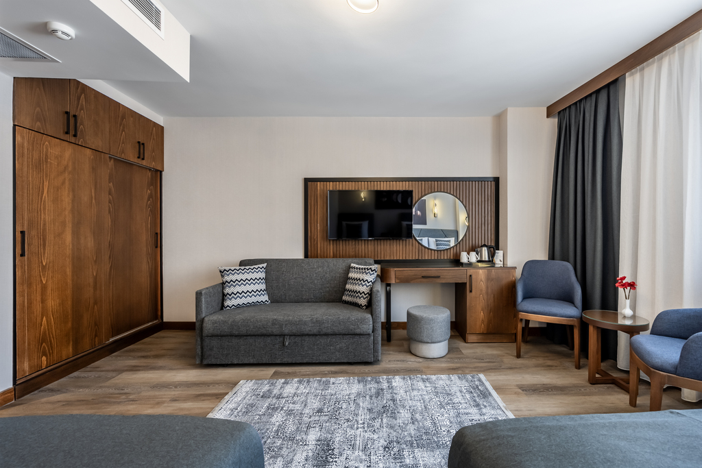 Bristol Hotel 2