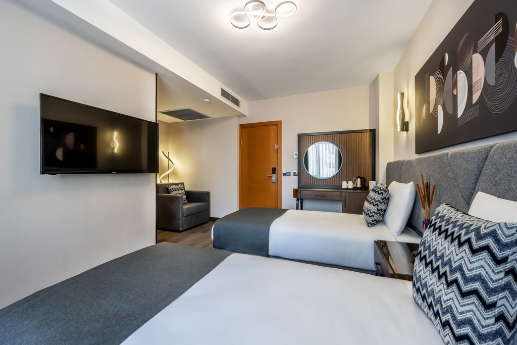 Bristol Hotel 20