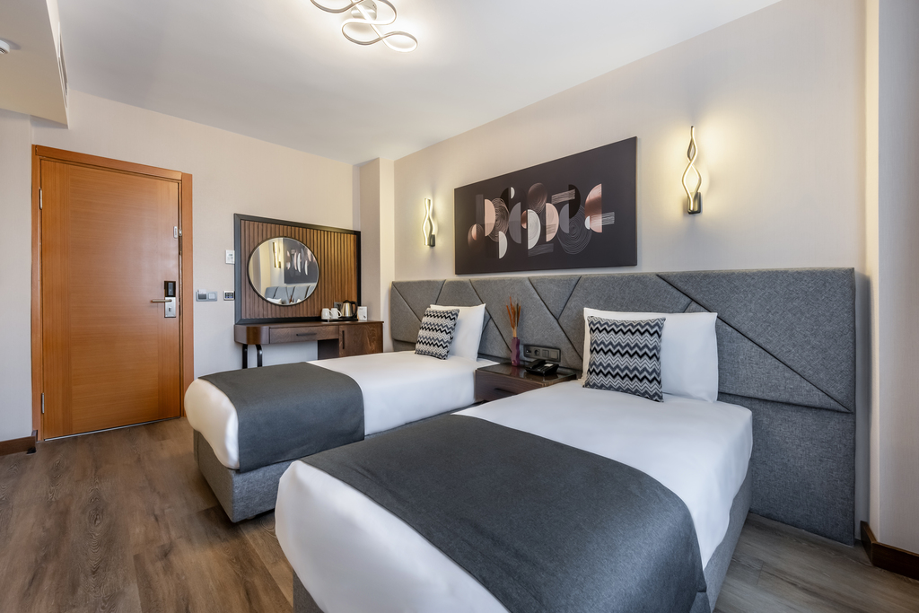 Bristol Hotel 21