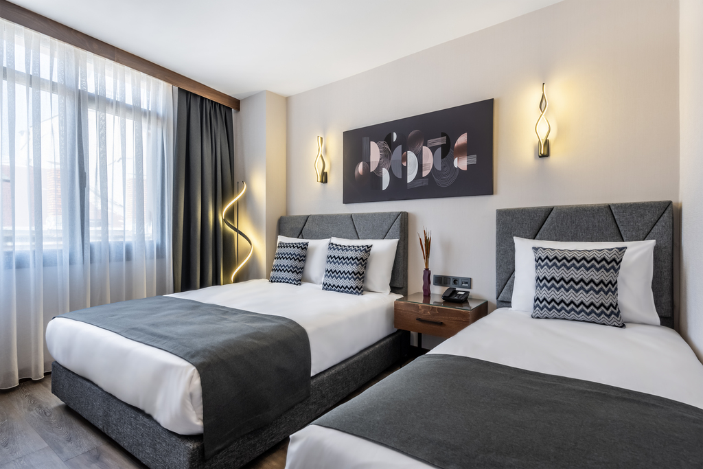 Bristol Hotel 6