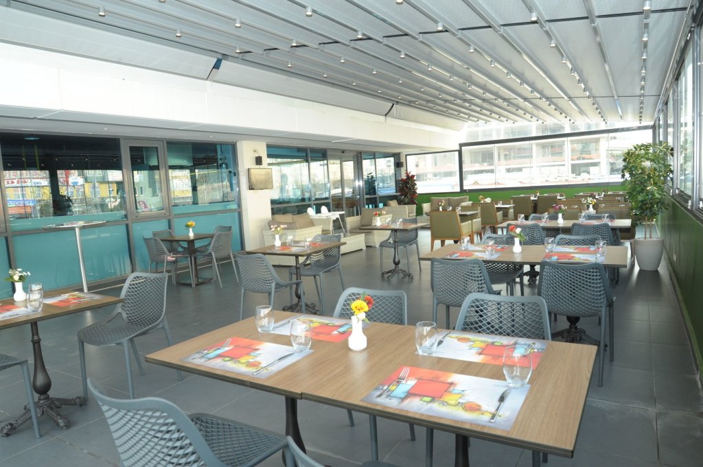 Nearport Hotel 13