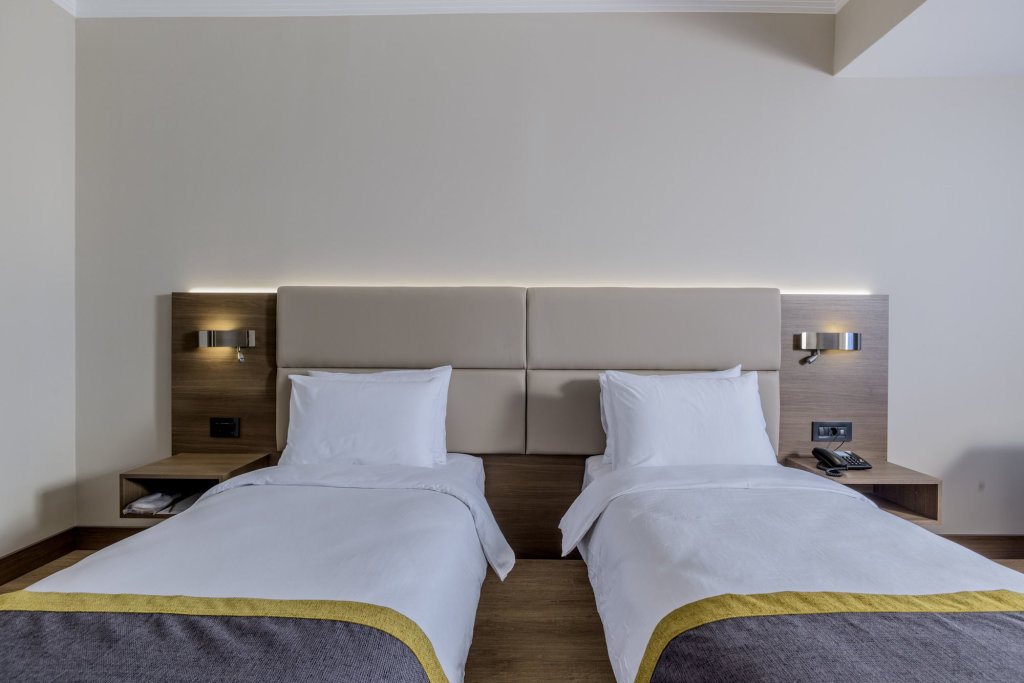 Nearport Hotel 18