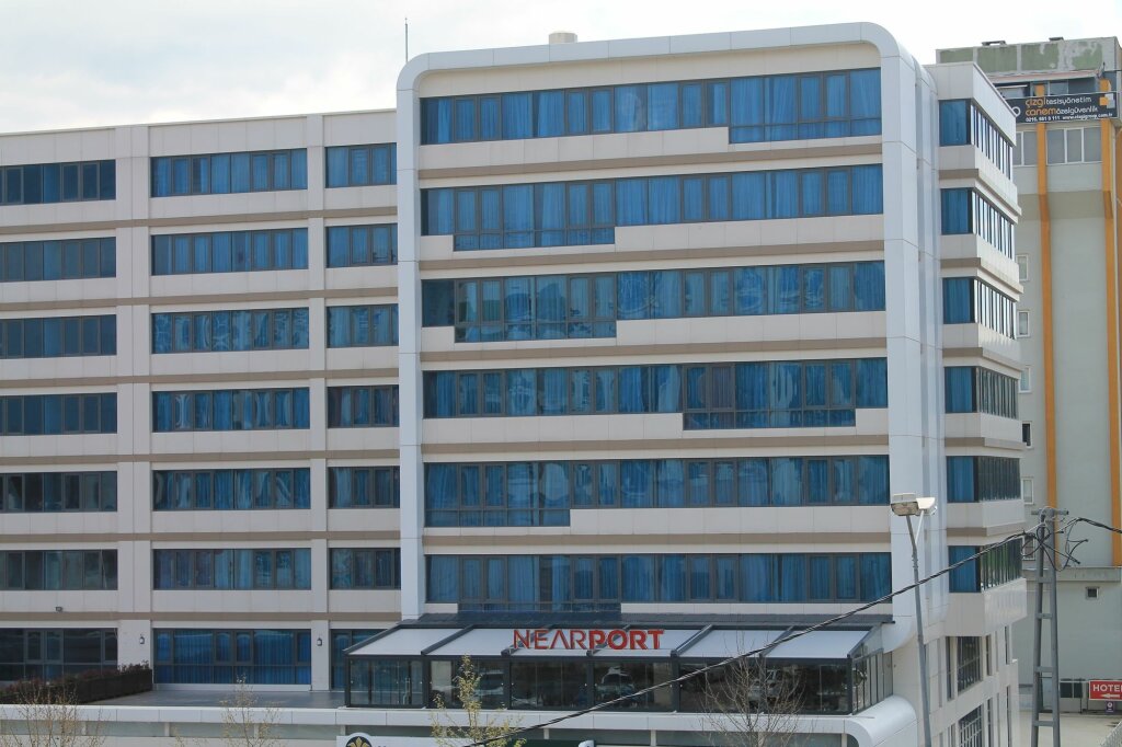 Nearport Hotel 6