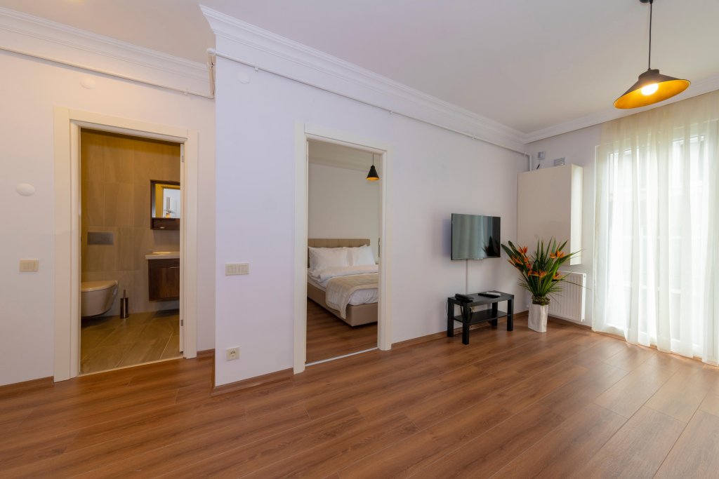 Joy Suites 4