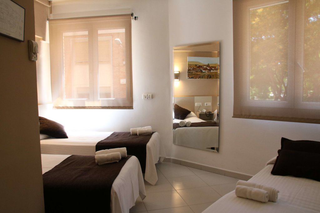 Hotel Travessera 13