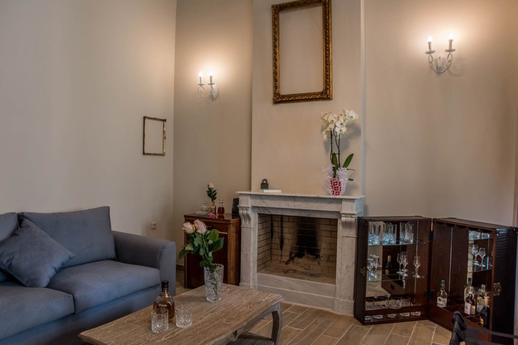 Kyria Boutique House 21