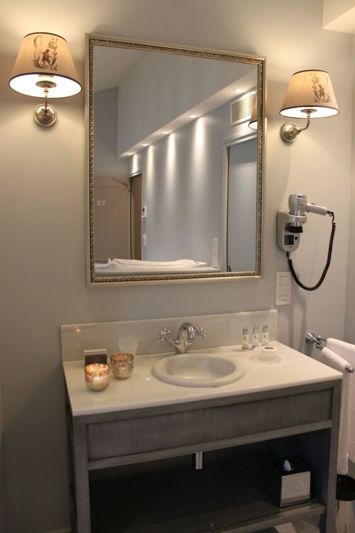 My Home in Paris Hotel 8