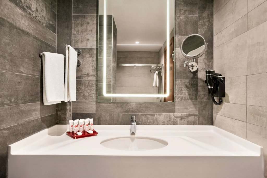 Ramada by Wyndham Istanbul Alibeykoy 14