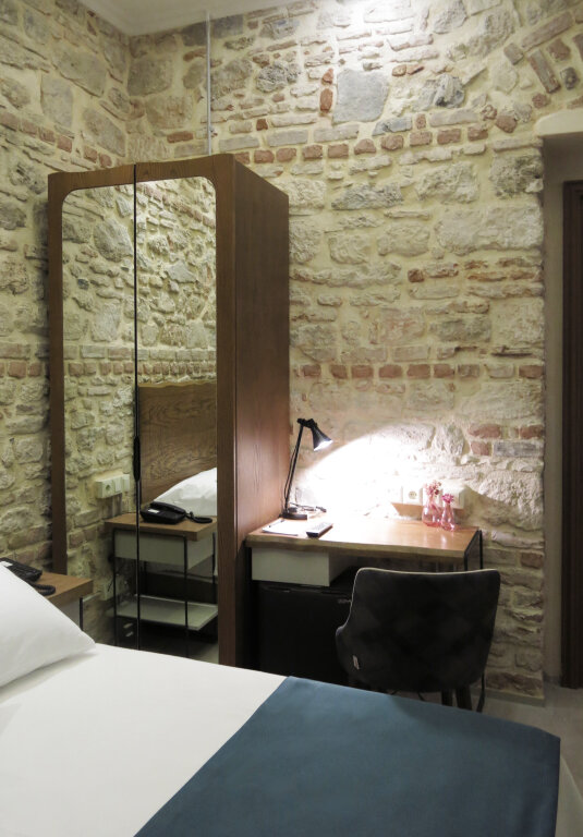 Galatahan Hotel 9