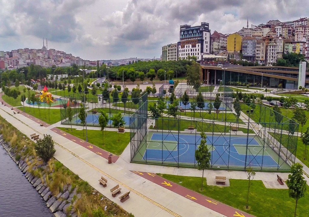 Movenpick Hotel Istanbul Golden Horn 16
