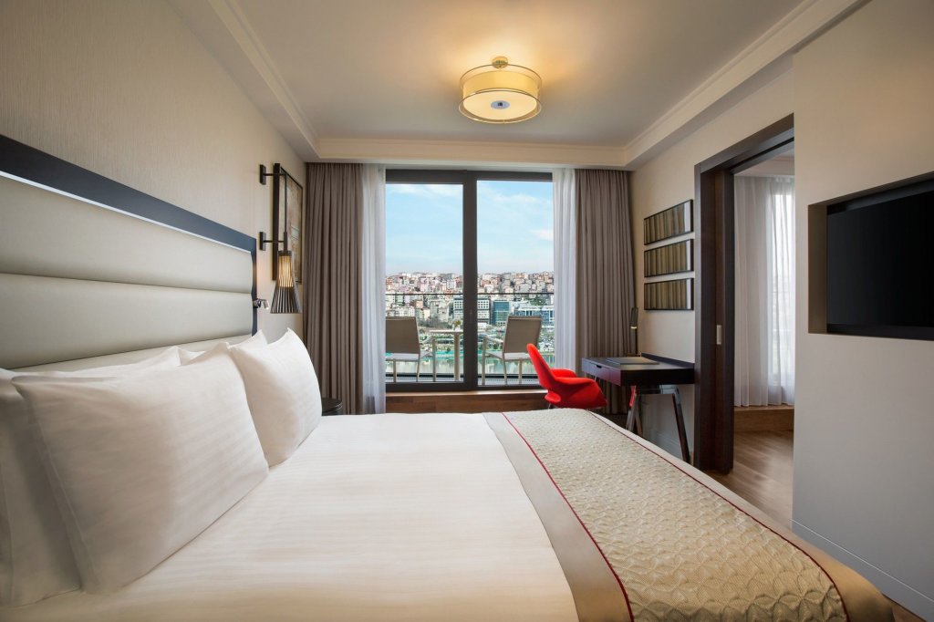 Movenpick Hotel Istanbul Golden Horn 20
