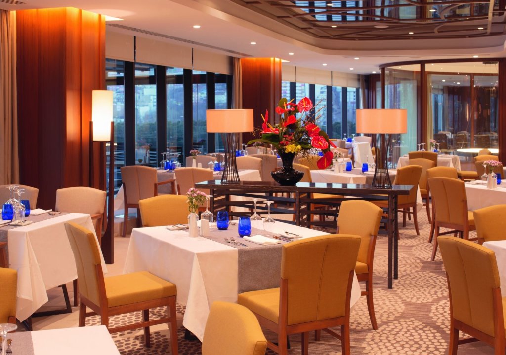 Movenpick Hotel Istanbul Golden Horn 8