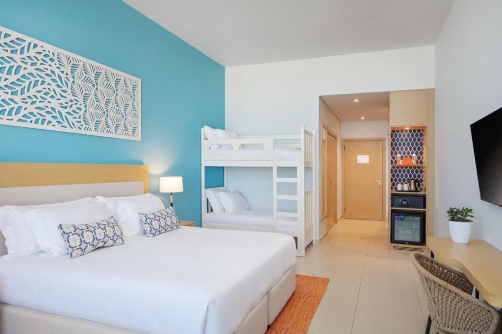 Centara Mirage Beach Resort Dubai 10