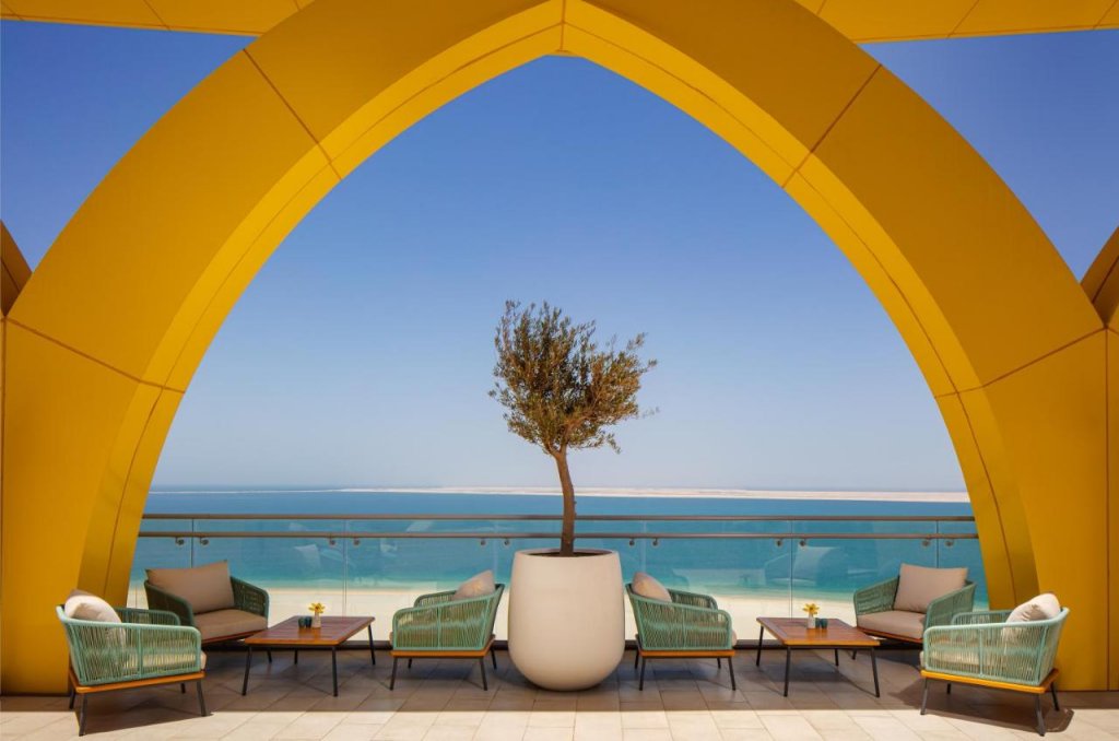 Centara Mirage Beach Resort Dubai 4