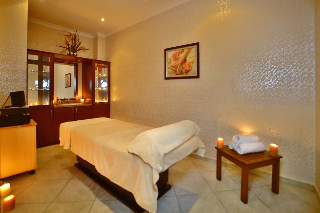 Grand Cevahir Hotel & Convention Center 8
