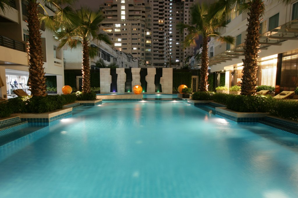 Legacy Suites Hotel 11