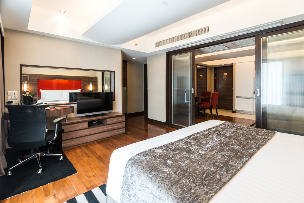 Legacy Suites Hotel 22